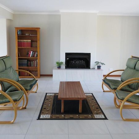 Cape Oasis Guesthouse Bloubergstrand Exterior foto