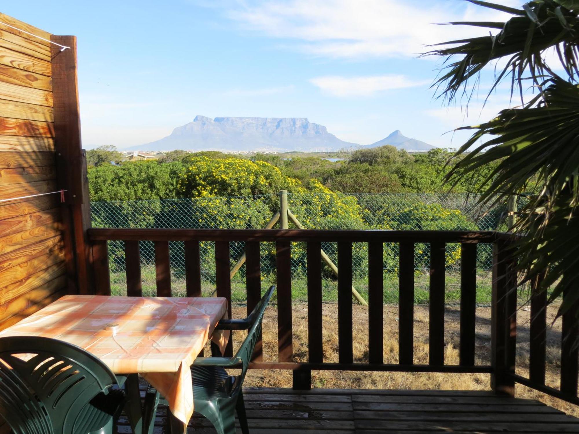 Cape Oasis Guesthouse Bloubergstrand Exterior foto